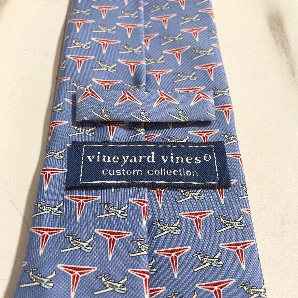 Vineyard Vines Custom Collection Triumph Necktie‎ Silk Blue Airplane Pilot